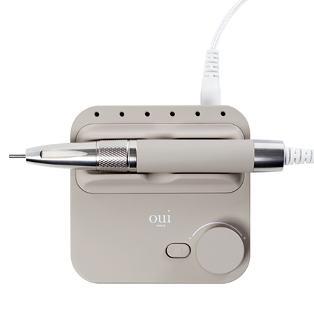 ��oui nails(�E�B �l�C���Y) �E���g���l�C���}�V��